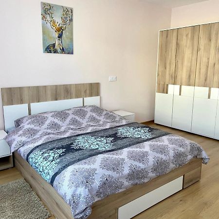 Apartment In Studenets, パンポロボ エクステリア 写真
