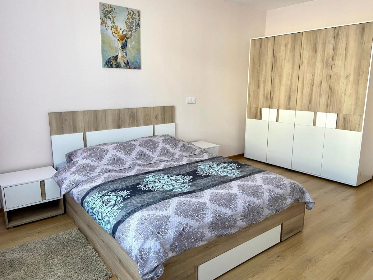 Apartment In Studenets, パンポロボ エクステリア 写真