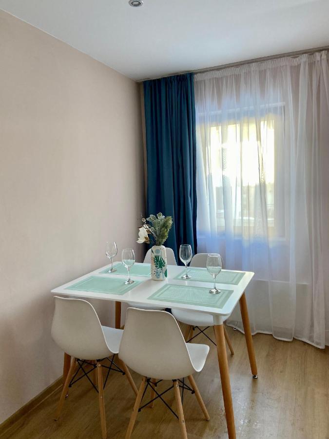 Apartment In Studenets, パンポロボ エクステリア 写真